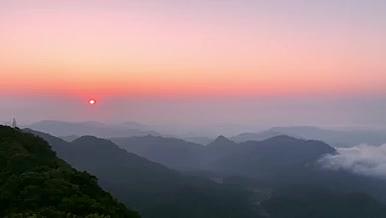 山上日出美景4K视频的预览图